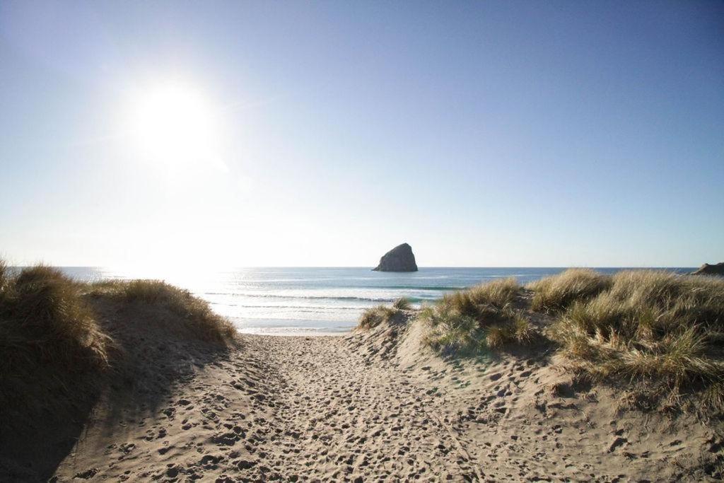Beach Break Pacific City Luaran gambar